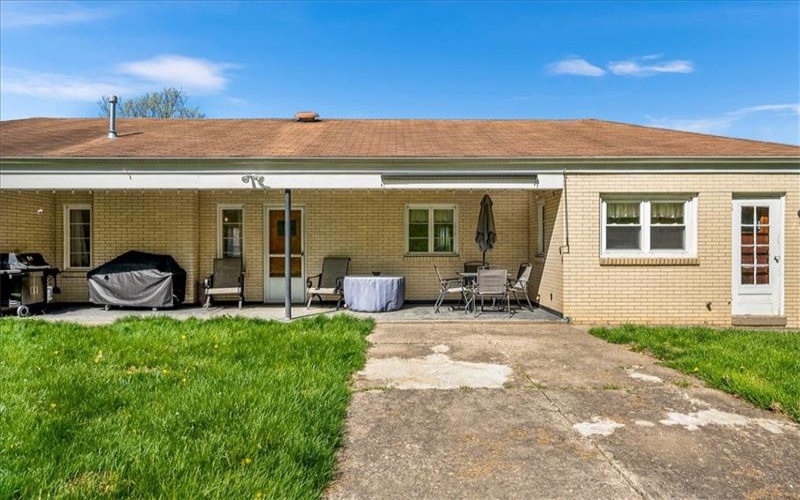 1223 State Road, Monessen, 15062, 3 Bedrooms Bedrooms, 10 Rooms Rooms,2.1 BathroomsBathrooms,Residential,For Sale,State Road,1696999