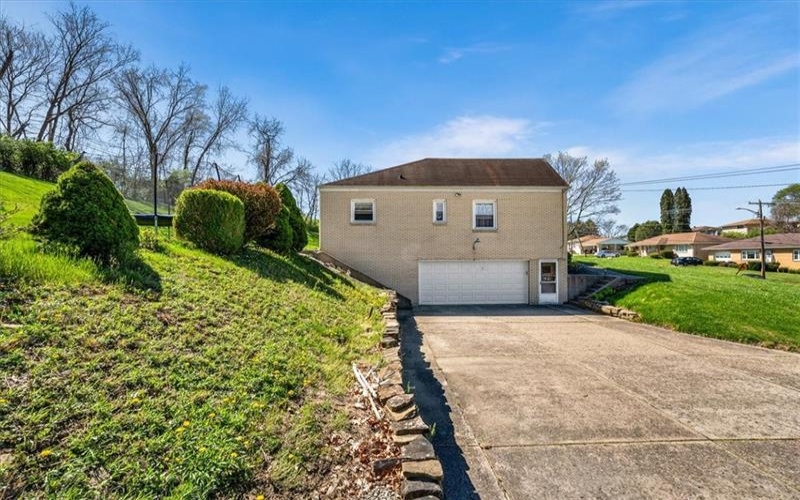 1223 State Road, Monessen, 15062, 3 Bedrooms Bedrooms, 10 Rooms Rooms,2.1 BathroomsBathrooms,Residential,For Sale,State Road,1696999