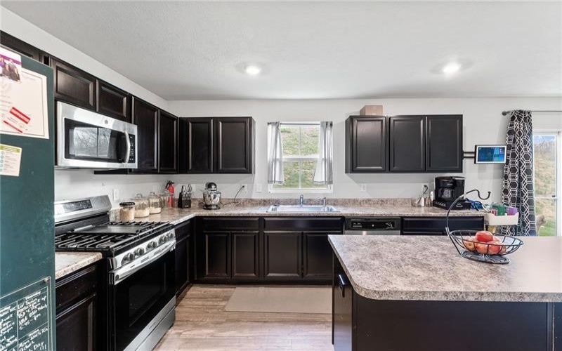 106 Morgan Dr, Washington, 15301, 5 Bedrooms Bedrooms, ,3.1 BathroomsBathrooms,Residential,For Sale,Morgan Dr,1697005