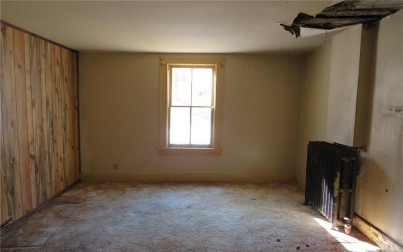 587 Upper Middletown Rd, Smock, 15480, 4 Bedrooms Bedrooms, ,1 BathroomBathrooms,Residential,For Sale,Upper Middletown Rd,1697068