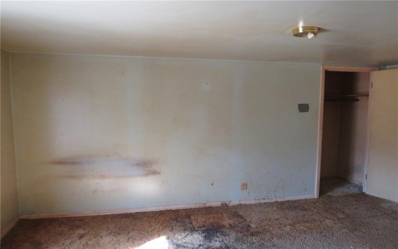 587 Upper Middletown Rd, Smock, 15480, 4 Bedrooms Bedrooms, ,1 BathroomBathrooms,Residential,For Sale,Upper Middletown Rd,1697068