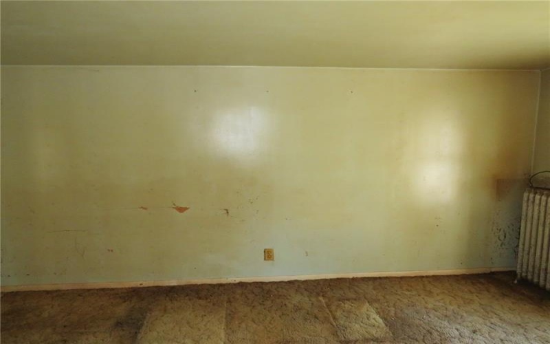 587 Upper Middletown Rd, Smock, 15480, 4 Bedrooms Bedrooms, ,1 BathroomBathrooms,Residential,For Sale,Upper Middletown Rd,1697068