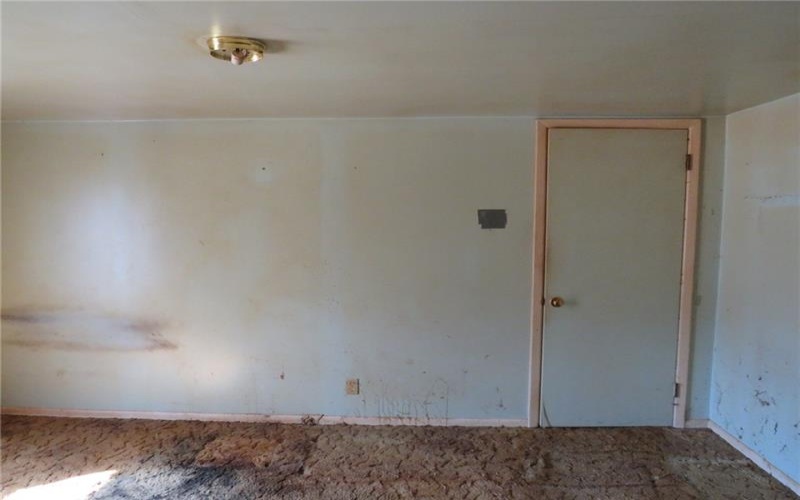 587 Upper Middletown Rd, Smock, 15480, 4 Bedrooms Bedrooms, ,1 BathroomBathrooms,Residential,For Sale,Upper Middletown Rd,1697068