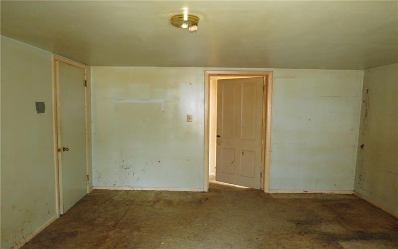 587 Upper Middletown Rd, Smock, 15480, 4 Bedrooms Bedrooms, ,1 BathroomBathrooms,Residential,For Sale,Upper Middletown Rd,1697068
