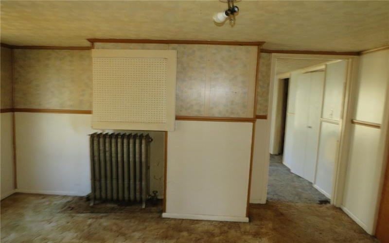 587 Upper Middletown Rd, Smock, 15480, 4 Bedrooms Bedrooms, ,1 BathroomBathrooms,Residential,For Sale,Upper Middletown Rd,1697068