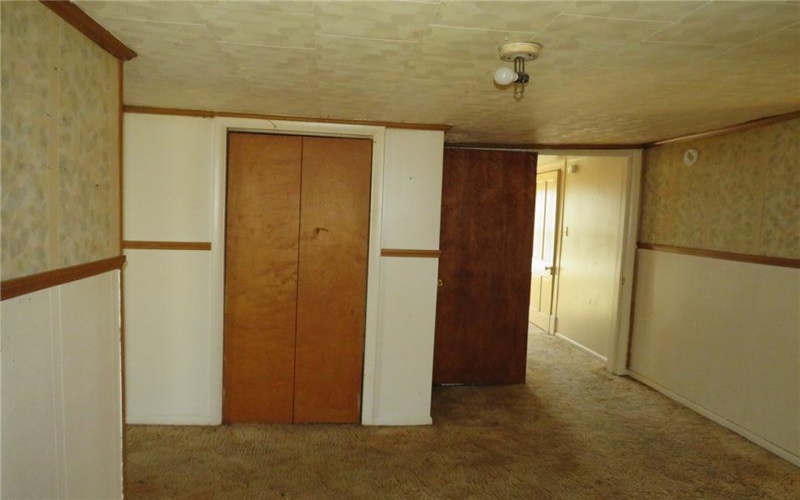 587 Upper Middletown Rd, Smock, 15480, 4 Bedrooms Bedrooms, ,1 BathroomBathrooms,Residential,For Sale,Upper Middletown Rd,1697068