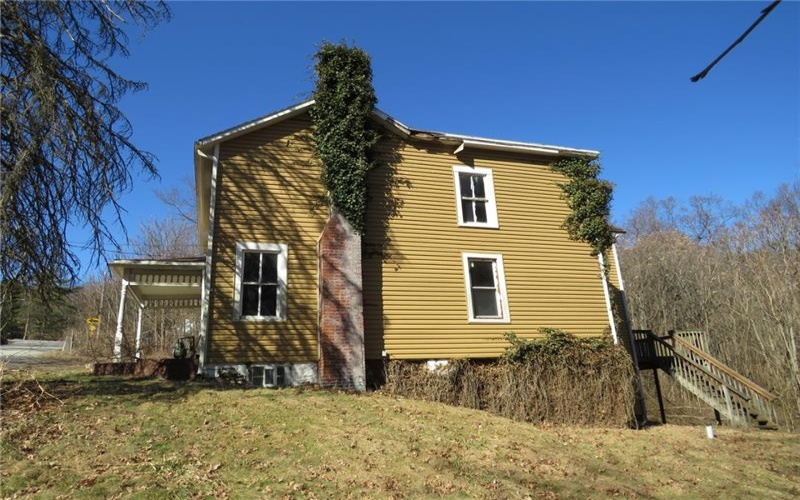 587 Upper Middletown Rd, Smock, 15480, 4 Bedrooms Bedrooms, ,1 BathroomBathrooms,Residential,For Sale,Upper Middletown Rd,1697068