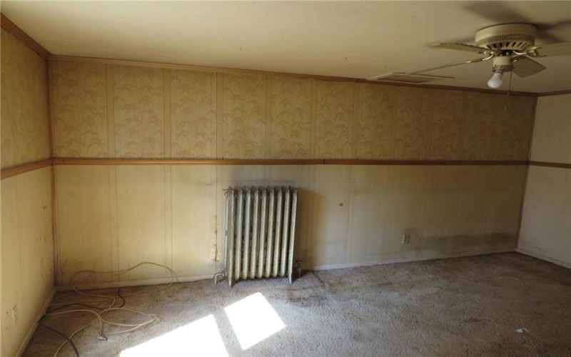 587 Upper Middletown Rd, Smock, 15480, 4 Bedrooms Bedrooms, ,1 BathroomBathrooms,Residential,For Sale,Upper Middletown Rd,1697068