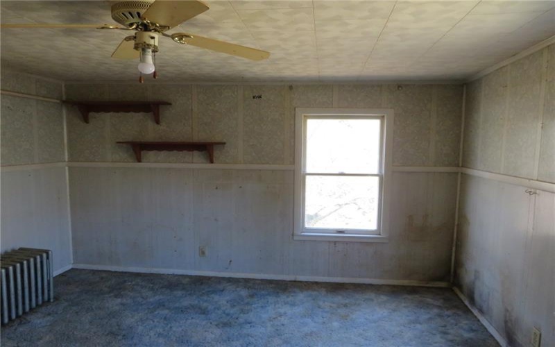 587 Upper Middletown Rd, Smock, 15480, 4 Bedrooms Bedrooms, ,1 BathroomBathrooms,Residential,For Sale,Upper Middletown Rd,1697068