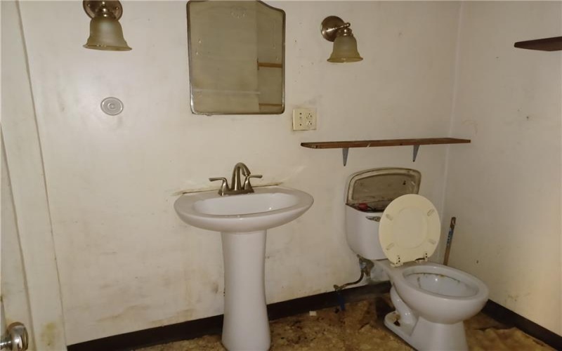 329 3rd St, Donora, 15033, 2 Bedrooms Bedrooms, 5 Rooms Rooms,1 BathroomBathrooms,Residential,For Sale,3rd St,1677894