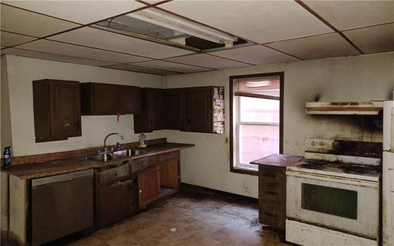 329 3rd St, Donora, 15033, 2 Bedrooms Bedrooms, 5 Rooms Rooms,1 BathroomBathrooms,Residential,For Sale,3rd St,1677894