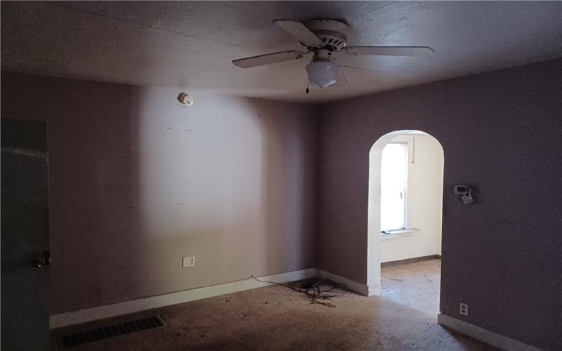 329 3rd St, Donora, 15033, 2 Bedrooms Bedrooms, 5 Rooms Rooms,1 BathroomBathrooms,Residential,For Sale,3rd St,1677894