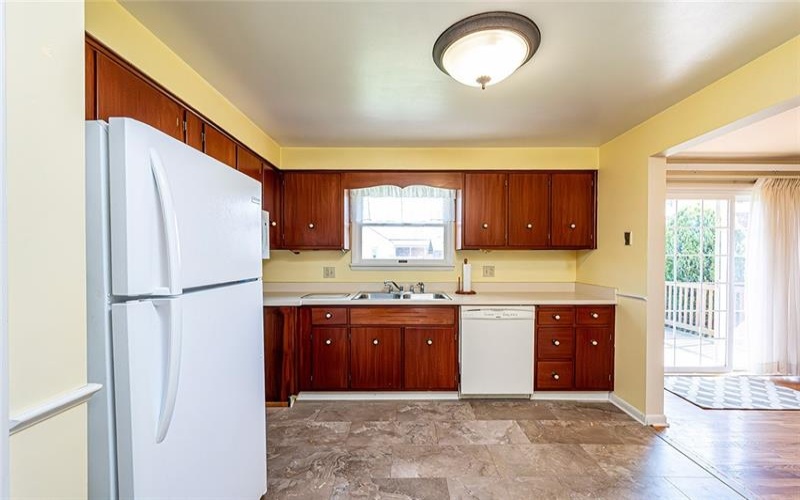 118 CORTLAND, NEW STANTON, 15672, 3 Bedrooms Bedrooms, 8 Rooms Rooms,2 BathroomsBathrooms,Residential,For Sale,CORTLAND,1696578