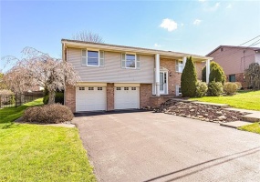 118 CORTLAND, NEW STANTON, 15672, 3 Bedrooms Bedrooms, 8 Rooms Rooms,2 BathroomsBathrooms,Residential,For Sale,CORTLAND,1696578