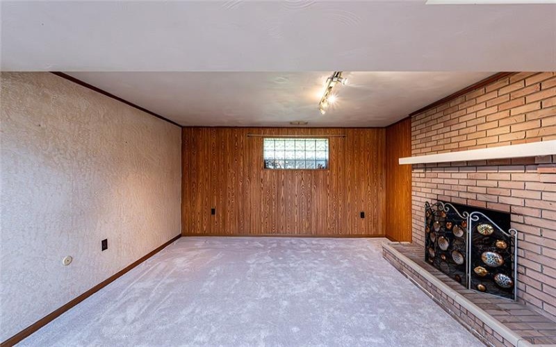 118 CORTLAND, NEW STANTON, 15672, 3 Bedrooms Bedrooms, 8 Rooms Rooms,2 BathroomsBathrooms,Residential,For Sale,CORTLAND,1696578