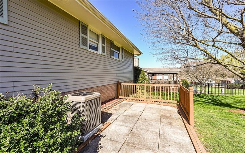 118 CORTLAND, NEW STANTON, 15672, 3 Bedrooms Bedrooms, 8 Rooms Rooms,2 BathroomsBathrooms,Residential,For Sale,CORTLAND,1696578