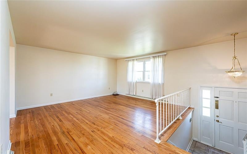 118 CORTLAND, NEW STANTON, 15672, 3 Bedrooms Bedrooms, 8 Rooms Rooms,2 BathroomsBathrooms,Residential,For Sale,CORTLAND,1696578