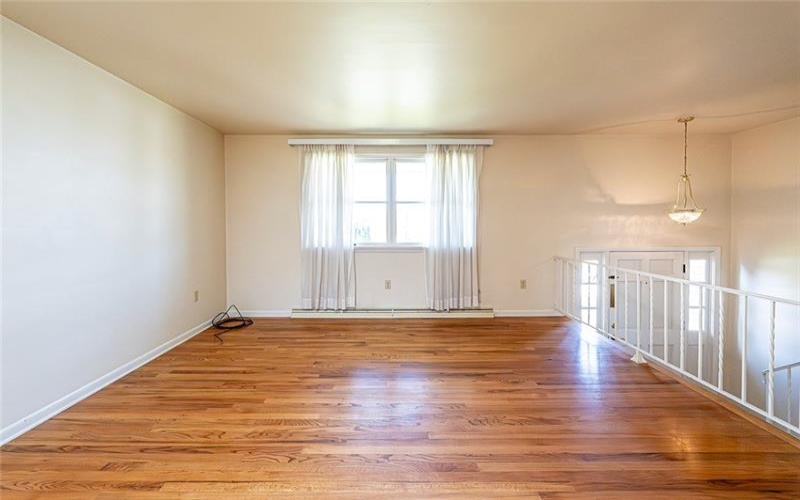 118 CORTLAND, NEW STANTON, 15672, 3 Bedrooms Bedrooms, 8 Rooms Rooms,2 BathroomsBathrooms,Residential,For Sale,CORTLAND,1696578