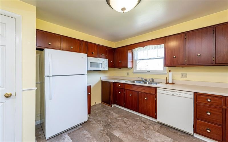 118 CORTLAND, NEW STANTON, 15672, 3 Bedrooms Bedrooms, 8 Rooms Rooms,2 BathroomsBathrooms,Residential,For Sale,CORTLAND,1696578