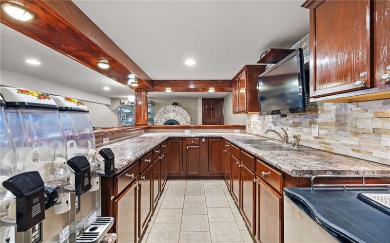 7711 Kifer Ln, Irwin, 15642, 4 Bedrooms Bedrooms, 12 Rooms Rooms,7.1 BathroomsBathrooms,Residential,For Sale,Kifer Ln,1697013