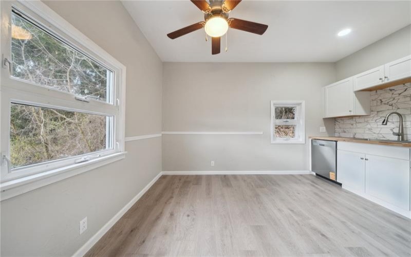 628 1/2 Central Ave, Canonsburg, 15317, 2 Bedrooms Bedrooms, 6 Rooms Rooms,1 BathroomBathrooms,Residential,For Sale,Central Ave,1697100