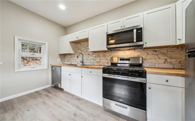 628 1/2 Central Ave, Canonsburg, 15317, 2 Bedrooms Bedrooms, 6 Rooms Rooms,1 BathroomBathrooms,Residential,For Sale,Central Ave,1697100