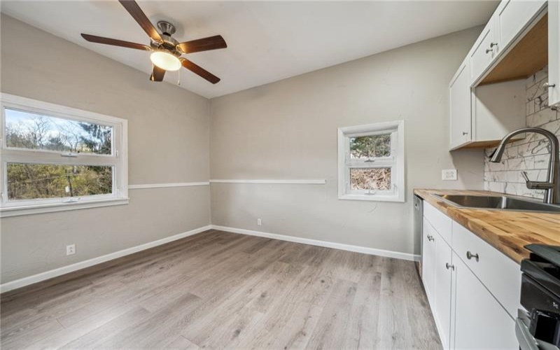 628 1/2 Central Ave, Canonsburg, 15317, 2 Bedrooms Bedrooms, 6 Rooms Rooms,1 BathroomBathrooms,Residential,For Sale,Central Ave,1697100