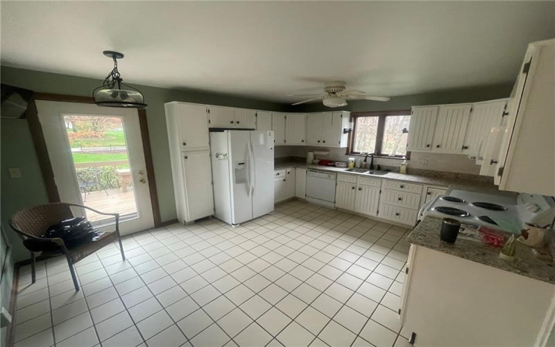 168 Farmington Place, Greensburg, 15601, 4 Bedrooms Bedrooms, 11 Rooms Rooms,2.2 BathroomsBathrooms,Residential,For Sale,Farmington Place,1691759