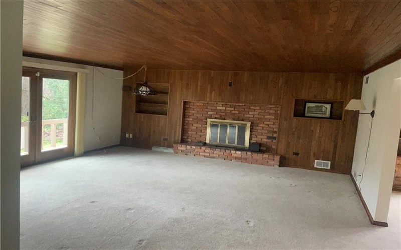 168 Farmington Place, Greensburg, 15601, 4 Bedrooms Bedrooms, 11 Rooms Rooms,2.2 BathroomsBathrooms,Residential,For Sale,Farmington Place,1691759