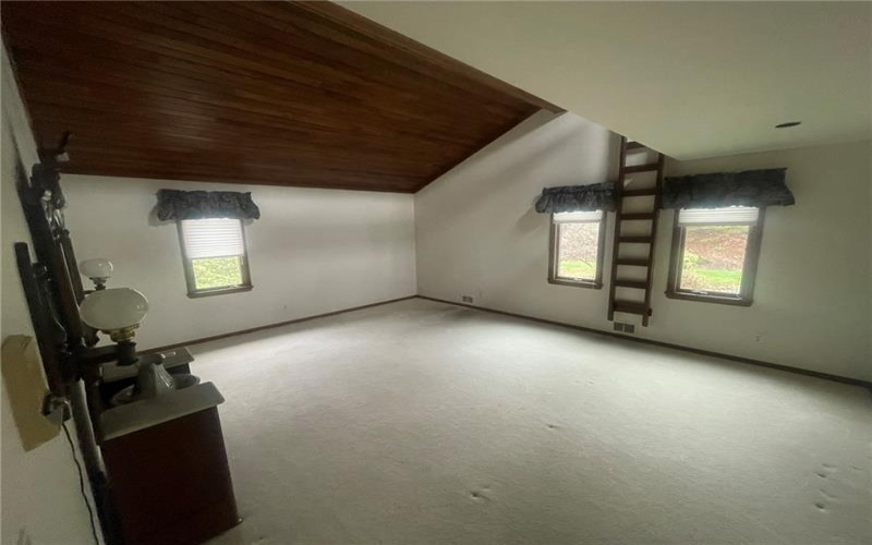 168 Farmington Place, Greensburg, 15601, 4 Bedrooms Bedrooms, 11 Rooms Rooms,2.2 BathroomsBathrooms,Residential,For Sale,Farmington Place,1691759