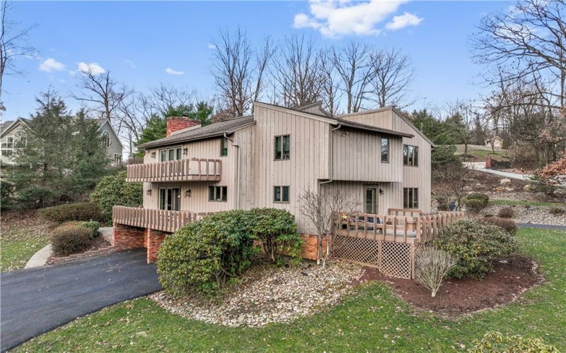 168 Farmington Place, Greensburg, 15601, 4 Bedrooms Bedrooms, 11 Rooms Rooms,2.2 BathroomsBathrooms,Residential,For Sale,Farmington Place,1691759