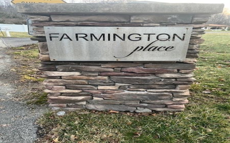168 Farmington Place, Greensburg, 15601, 4 Bedrooms Bedrooms, 11 Rooms Rooms,2.2 BathroomsBathrooms,Residential,For Sale,Farmington Place,1691759