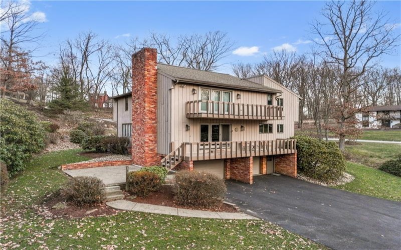 168 Farmington Place, Greensburg, 15601, 4 Bedrooms Bedrooms, 11 Rooms Rooms,2.2 BathroomsBathrooms,Residential,For Sale,Farmington Place,1691759