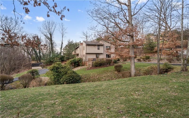 168 Farmington Place, Greensburg, 15601, 4 Bedrooms Bedrooms, 11 Rooms Rooms,2.2 BathroomsBathrooms,Residential,For Sale,Farmington Place,1691759