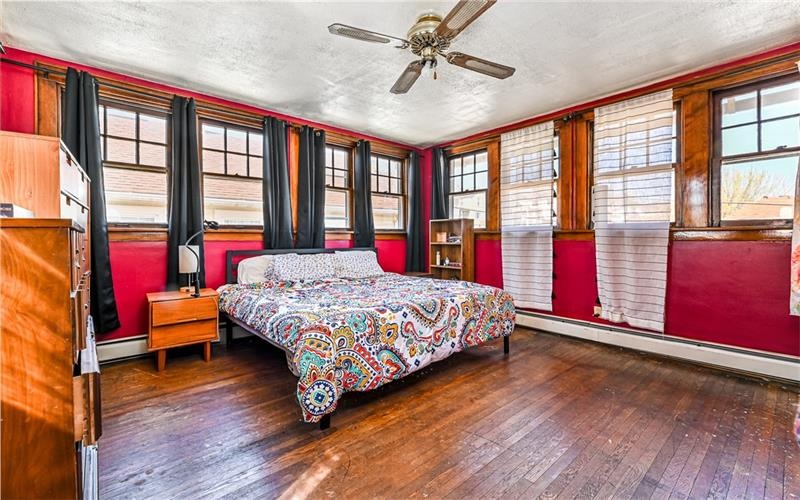 327 Meadow Ave, Charleroi, 15022, 4 Bedrooms Bedrooms, 8 Rooms Rooms,1.1 BathroomsBathrooms,Residential,For Sale,Meadow Ave,1697104