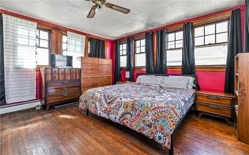 327 Meadow Ave, Charleroi, 15022, 4 Bedrooms Bedrooms, 8 Rooms Rooms,1.1 BathroomsBathrooms,Residential,For Sale,Meadow Ave,1697104