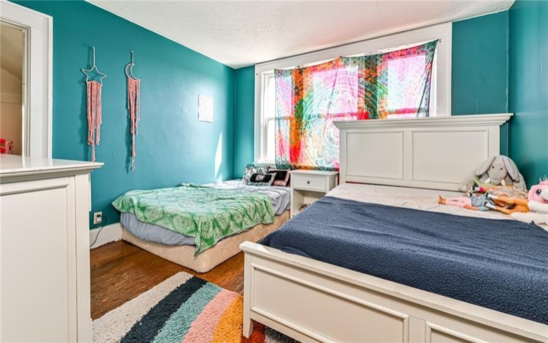 327 Meadow Ave, Charleroi, 15022, 4 Bedrooms Bedrooms, 8 Rooms Rooms,1.1 BathroomsBathrooms,Residential,For Sale,Meadow Ave,1697104