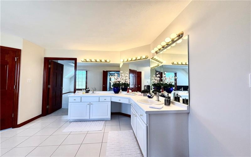 1026 Lexington Dr, Export, 15632, 4 Bedrooms Bedrooms, 11 Rooms Rooms,3.1 BathroomsBathrooms,Residential,For Sale,Lexington Dr,1697130