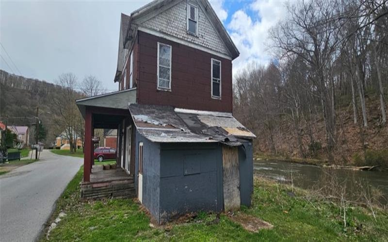 130 Water St, Hooversville, 15936, 3 Bedrooms Bedrooms, ,1 BathroomBathrooms,Residential,For Sale,Water St,1697159
