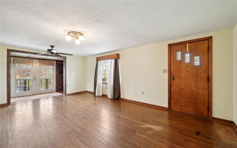 19 Zediker Station Rd, Washington, 15301, 2 Bedrooms Bedrooms, 4 Rooms Rooms,1 BathroomBathrooms,Residential,For Sale,Zediker Station Rd,1697197
