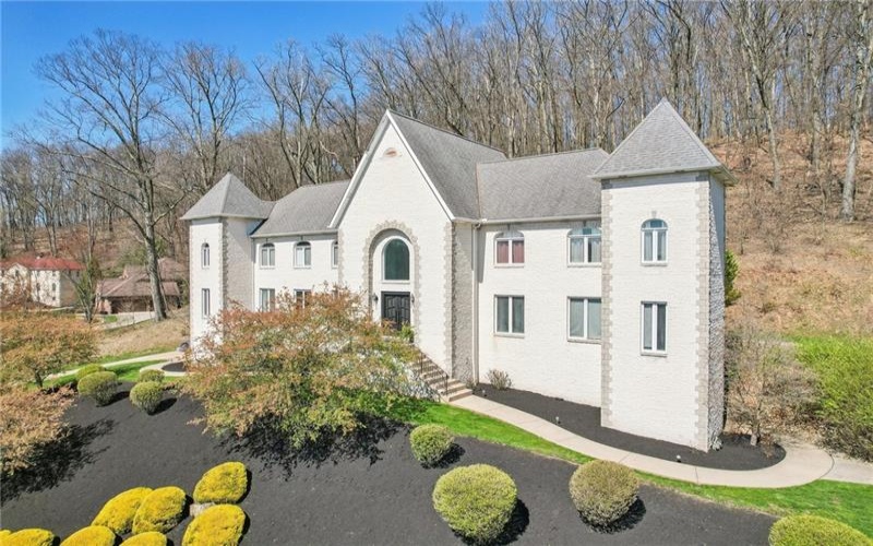 4306 Michel Court, Murrysville, 15668, 5 Bedrooms Bedrooms, 14 Rooms Rooms,5.1 BathroomsBathrooms,Residential,For Sale,Michel Court,1697015