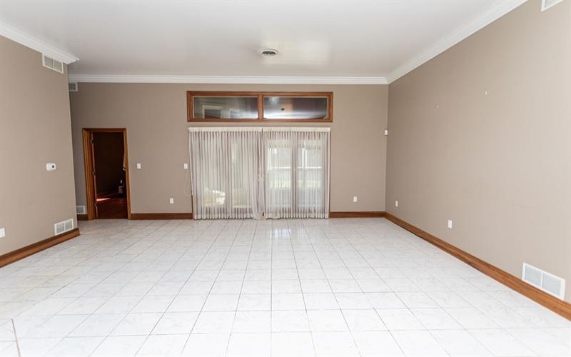 87 Farmview Drive, Uniontown, 15401, 5 Bedrooms Bedrooms, 9 Rooms Rooms,3 BathroomsBathrooms,Residential,For Sale,Farmview Drive,1697042