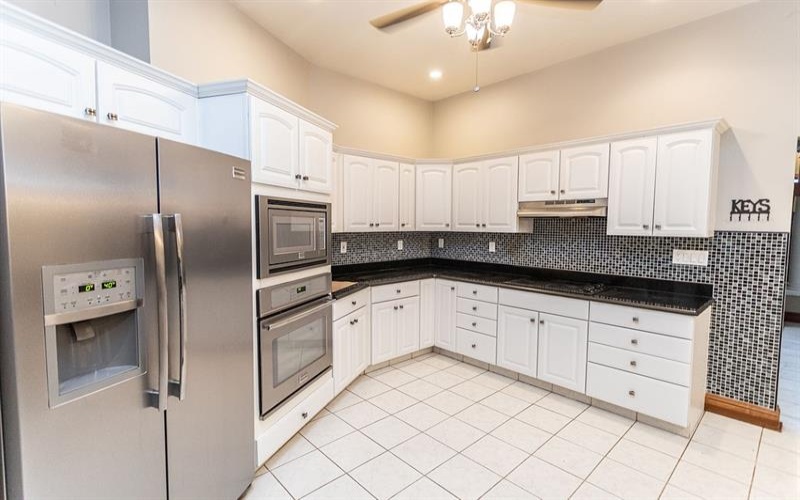 87 Farmview Drive, Uniontown, 15401, 5 Bedrooms Bedrooms, 9 Rooms Rooms,3 BathroomsBathrooms,Residential,For Sale,Farmview Drive,1697042