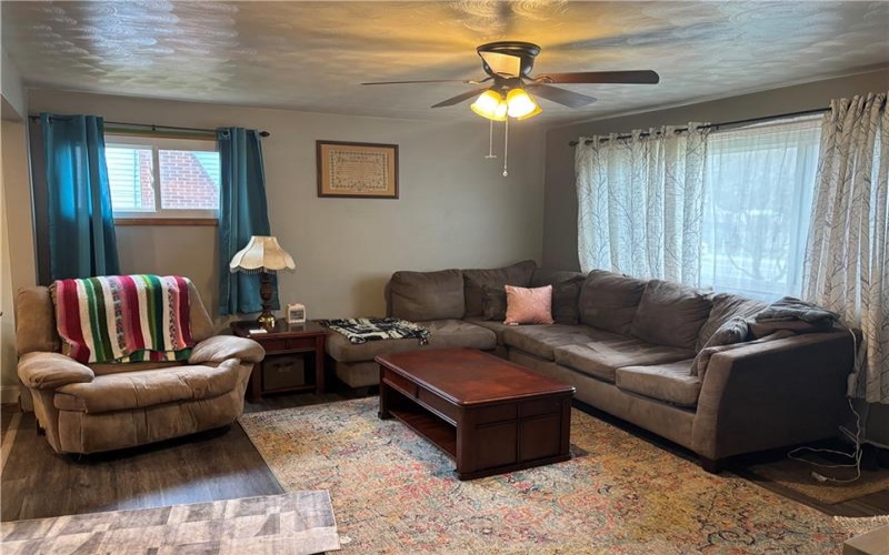 1105 Greensburg Road, New Kensington, 15068, 2 Bedrooms Bedrooms, ,1 BathroomBathrooms,Lease,For Sale,Greensburg Road,1697097
