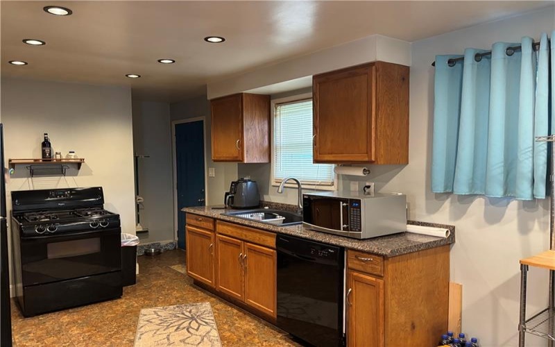 1105 Greensburg Road, New Kensington, 15068, 2 Bedrooms Bedrooms, ,1 BathroomBathrooms,Lease,For Sale,Greensburg Road,1697097