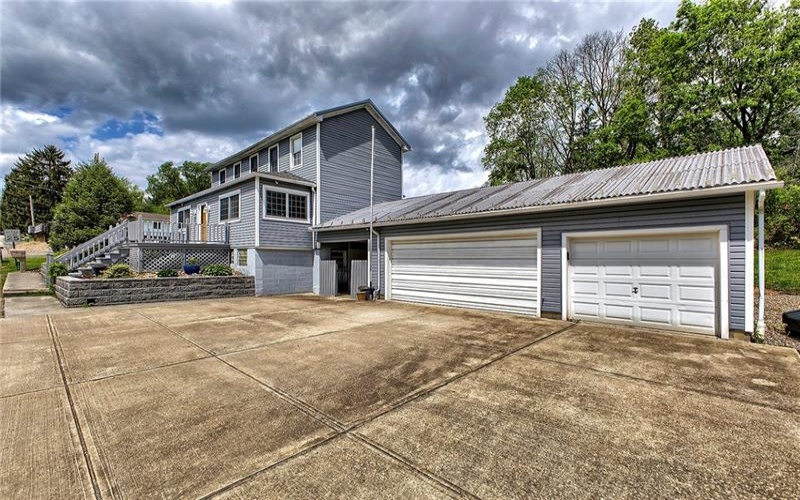127 Herbert Lane, Delmont, 15626, 3 Bedrooms Bedrooms, 11 Rooms Rooms,2.1 BathroomsBathrooms,Residential,For Sale,Herbert Lane,1697236