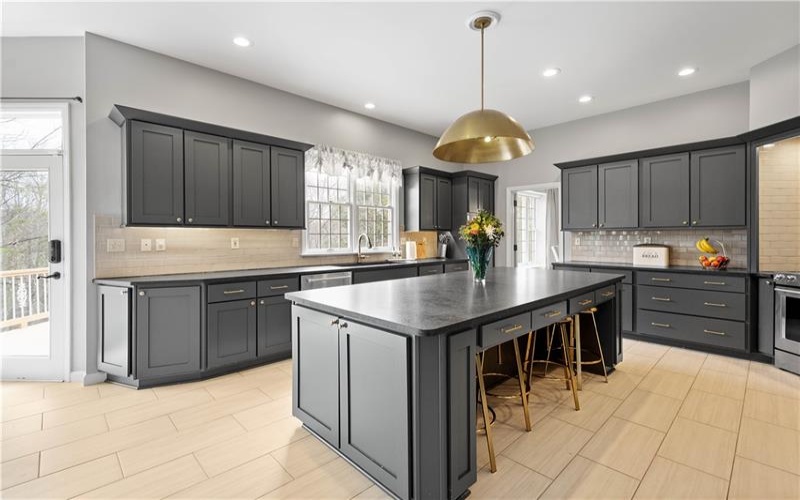113 Bremen Ln, Canonsburg, 15317, 5 Bedrooms Bedrooms, 14 Rooms Rooms,6.1 BathroomsBathrooms,Residential,For Sale,Bremen Ln,1693858