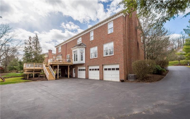 113 Bremen Ln, Canonsburg, 15317, 5 Bedrooms Bedrooms, 14 Rooms Rooms,6.1 BathroomsBathrooms,Residential,For Sale,Bremen Ln,1693858