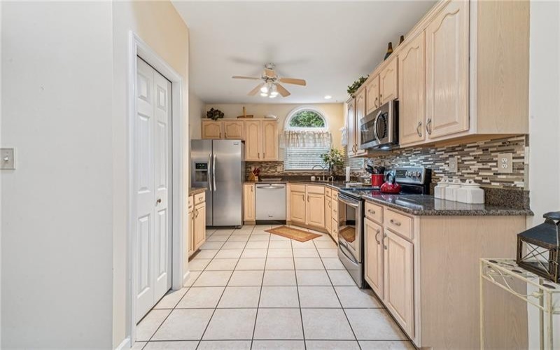 40 Lakeridge Drive, Greensburg, 15601, 3 Bedrooms Bedrooms, 7 Rooms Rooms,2.1 BathroomsBathrooms,Residential,For Sale,Lakeridge Drive,1694468