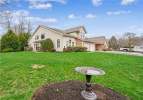40 Lakeridge Drive, Greensburg, 15601, 3 Bedrooms Bedrooms, 7 Rooms Rooms,2.1 BathroomsBathrooms,Residential,For Sale,Lakeridge Drive,1694468